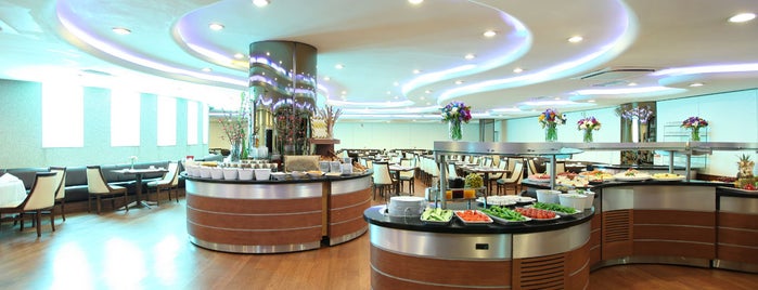 Sürmeli Hotels & Resorts is one of Tempat yang Disukai Hatice.