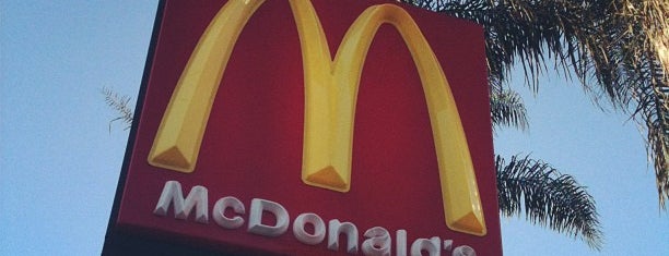 McDonald's is one of Lieux qui ont plu à Santiago.