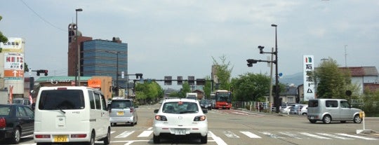 横川交差点 is one of 昭和通り(石川県道146号金沢停車場南線).