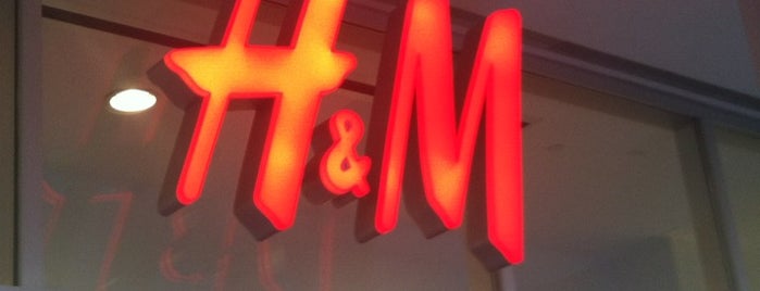 H&M is one of Marshieさんのお気に入りスポット.