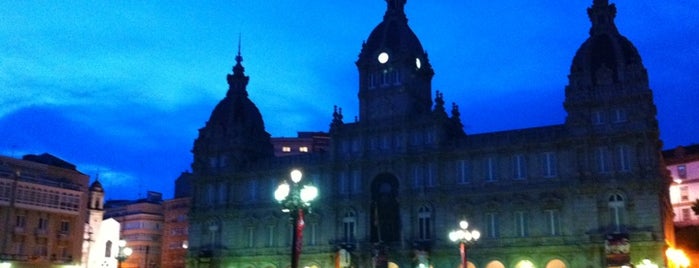 Praza de María Pita is one of La Coruña: La guia de visita de Jack Bauer.