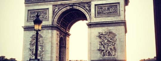 Arc de Triomphe de l'Étoile is one of Dream Places To Go.
