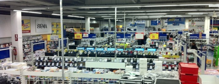 Makro is one of Marc’s Liked Places.
