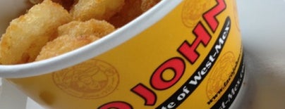 Taco John's is one of Chelseaさんのお気に入りスポット.