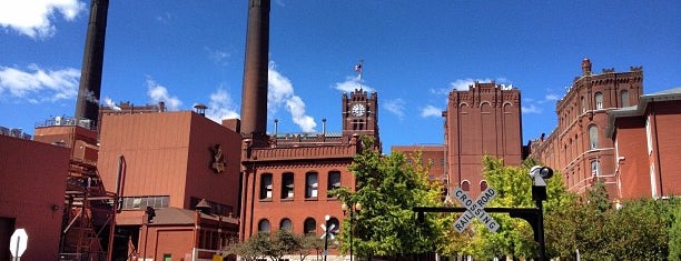 Anheuser-Busch Brewery Experiences is one of What makes St. Louis AWESOME!!!.