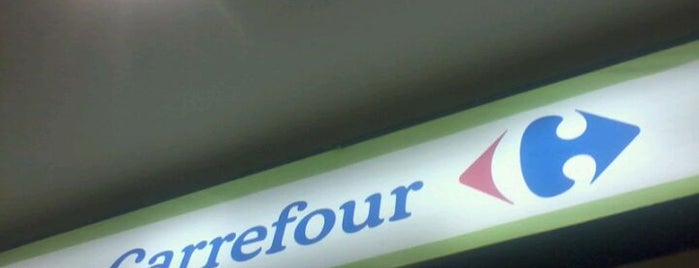 Carrefour is one of Orte, die Osvaldo gefallen.