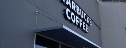 Starbucks is one of สถานที่ที่ Kim ถูกใจ.