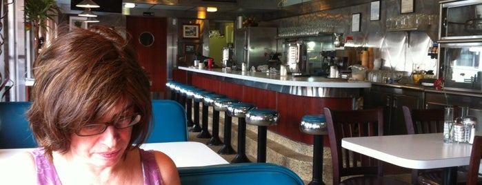 Boonton Diner is one of Tempat yang Disimpan Lizzie.