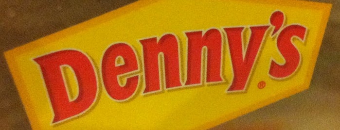 Denny's is one of Lugares favoritos de Beto.