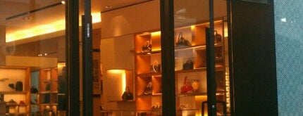 Louis Vuitton is one of Tempat yang Disimpan Nadine.