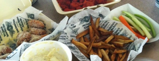 Wingstop is one of Locais curtidos por Jason Christopher.