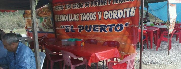 Quesadillas "El Puerto" is one of Tempat yang Disukai Hugo.
