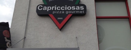 Capricciosas pizza gourmet is one of Orte, die Hugo gefallen.