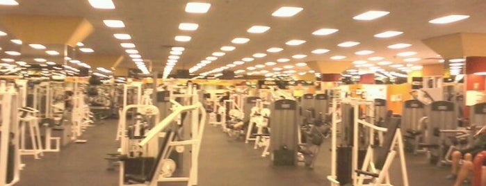 Gold's Gym is one of James 님이 좋아한 장소.