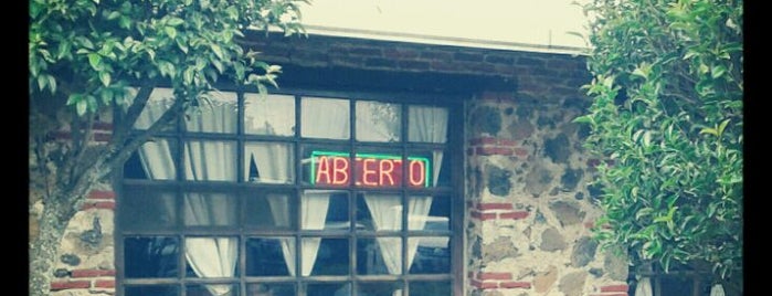 La Bodeguita is one of สถานที่ที่ Vicente ถูกใจ.