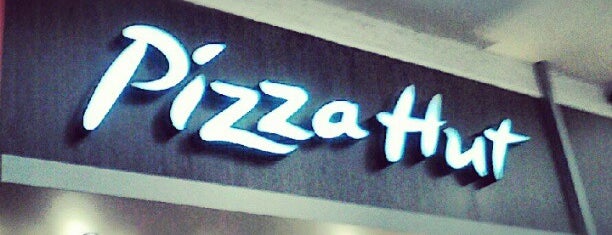 Pizza Hut is one of Orte, die Ana gefallen.