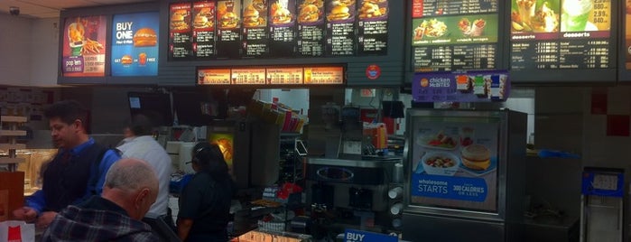 McDonald's is one of Orte, die Jessica gefallen.