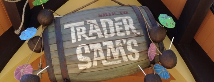 Trader Sam's Enchanted Tiki Bar is one of Lugares favoritos de Ryan.