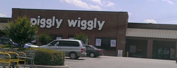 Piggly Wiggly is one of Must-visit Food and Drink Shops in Summerville.