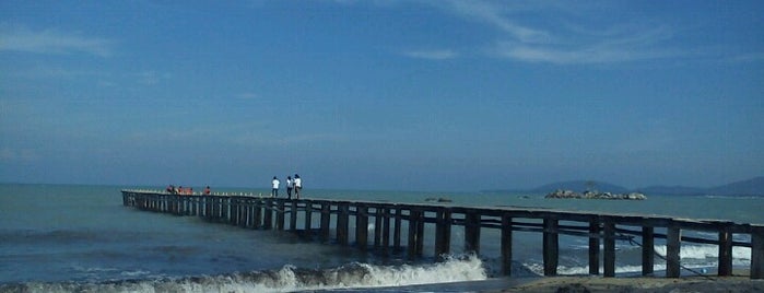 Pantai Batu Bedaun is one of Beautifull Place.