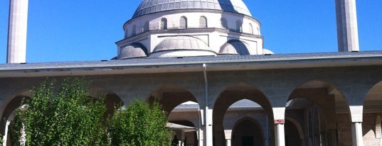 Organize Sanayi Camii is one of Tempat yang Disukai Erkan.