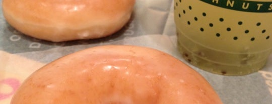 Krispy Kreme Doughnuts is one of ALWAYS GOURMAND JAPAN... Comer no Japão.
