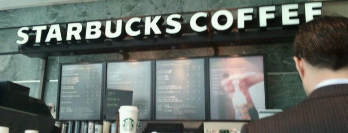 Starbucks is one of Tempat yang Disukai Robert.