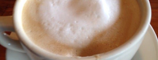 Caffe Latte is one of Lieux qui ont plu à Emilio.