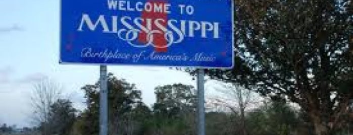 Tennessee/Mississippi State Line is one of Posti che sono piaciuti a Katherine.