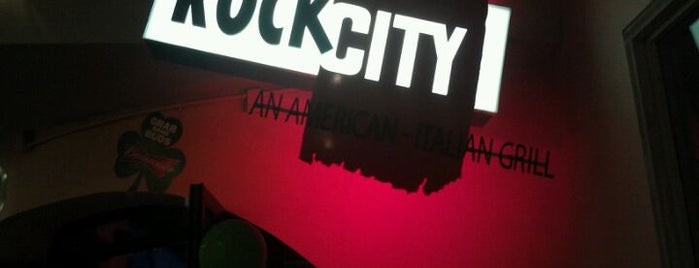 Rock City Grill is one of Heidiさんのお気に入りスポット.