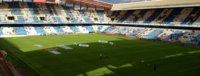 Estadio de Riazor is one of Football Grounds.