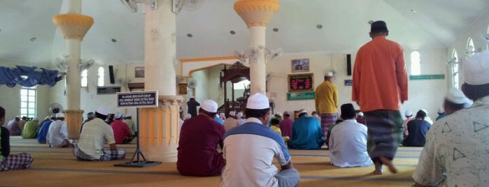 Masjid Assyakirin is one of @Hulu Terengganu.
