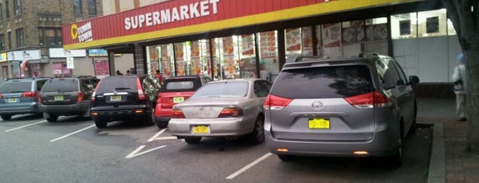 CTown Supermarkets is one of สถานที่ที่บันทึกไว้ของ Kimmie.