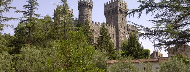 Borgo di Torre Alfina is one of Gite 1 giorno da Roma 😍.