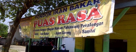 Pondok Ikan Bakar Puas Rasa is one of Pekalongan World of Batik.