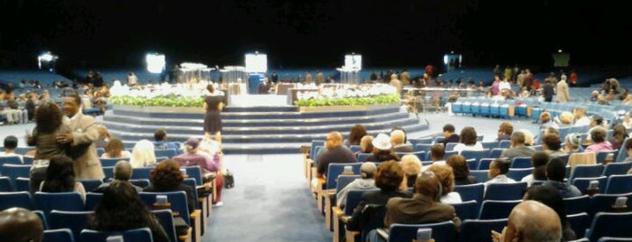 Crenshaw Christian Center is one of Posti che sono piaciuti a Shelya.