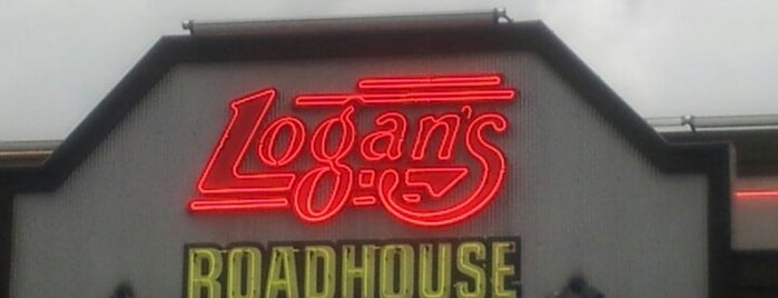 Logan's Roadhouse is one of สถานที่ที่ Dave ถูกใจ.