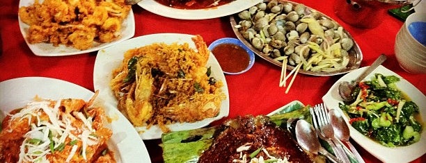 Senibong Village Seafood is one of Tempat yang Disimpan ꌅꁲꉣꂑꌚꁴꁲ꒒.