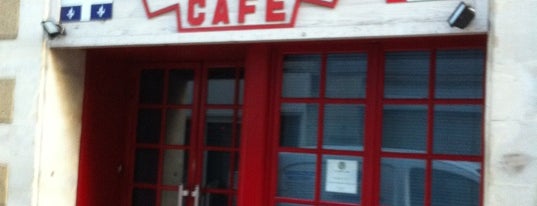 Le Caribou Café is one of Lieux qui ont plu à Emily.