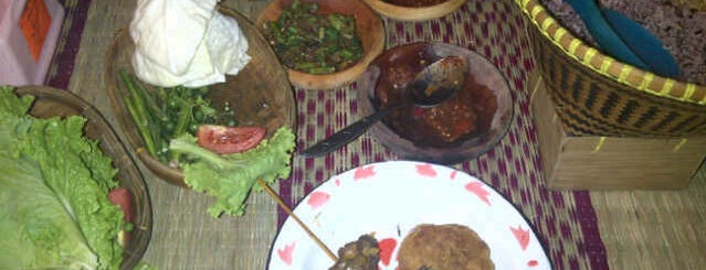 Nasi Uduk (Betawi) Mpo AS is one of All-time favorites in Indonesia.