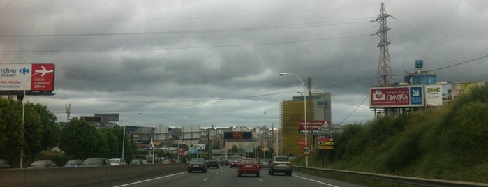 Avenida de Alfonso Molina is one of Lieux qui ont plu à Fernando.