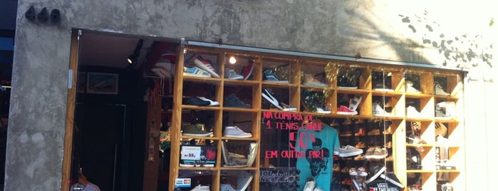 House of Sneakers is one of Locais salvos de Mariana.