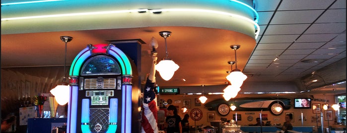 StarChief Diner is one of Ramona : понравившиеся места.