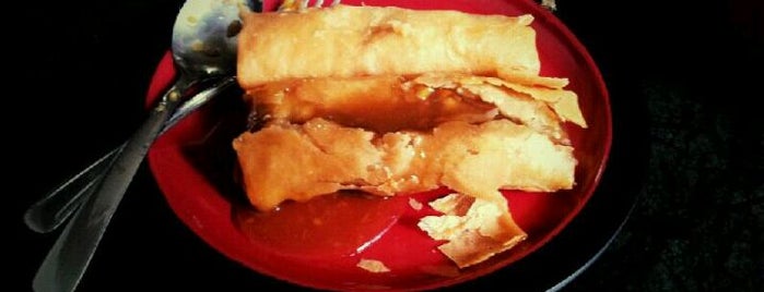 Lumpia Sulawesi is one of Wisata Kuliner Makassar.