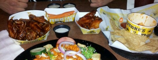 Buffalo Wild Wings is one of Gespeicherte Orte von Robert.