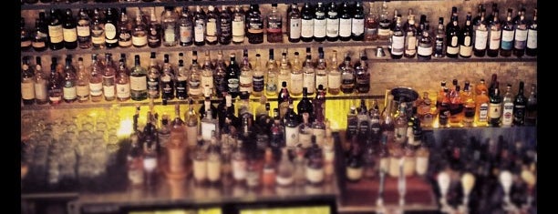 Nihon Whisky Lounge is one of Tempat yang Disimpan Leigh.