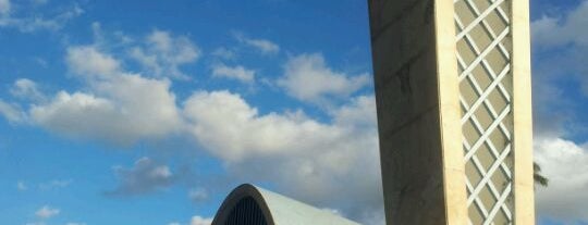 Igreja São Francisco de Assis is one of Tour Niemeyer.