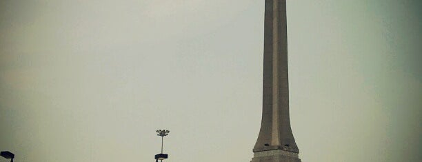 Monumento a la Victoria is one of Bkk.