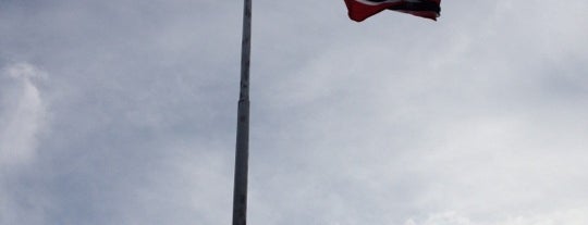 Confederate Flag Memorial is one of Lugares favoritos de Lizzie.
