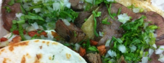 Naranja Tacos is one of Tempat yang Disukai Gilberto.